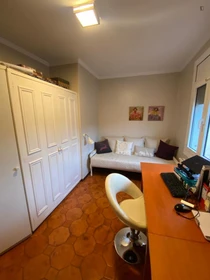 Chambre à louer dans un appartement en colocation à Sant Cugat Del Vallès