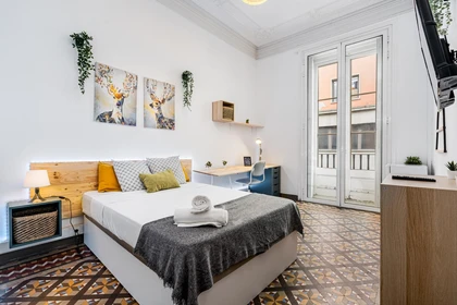 Helles Privatzimmer in Barcelona