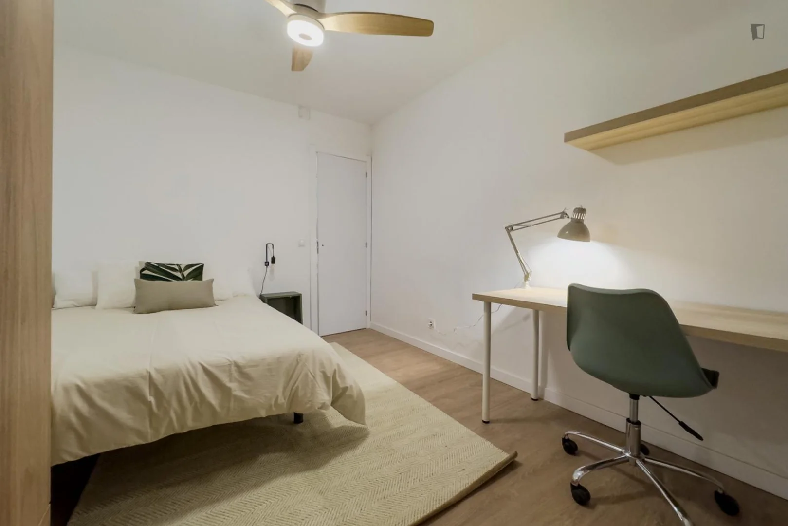 Zimmer in Studentenwohnung in  zu vermieten, voll möbliert