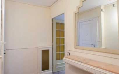Private room at Carrer del Comte Borrell, image 13 of 13