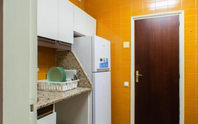 Private room at Carrer del Comte Borrell, image 7 of 13
