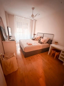 Room for rent with double bed sabadell