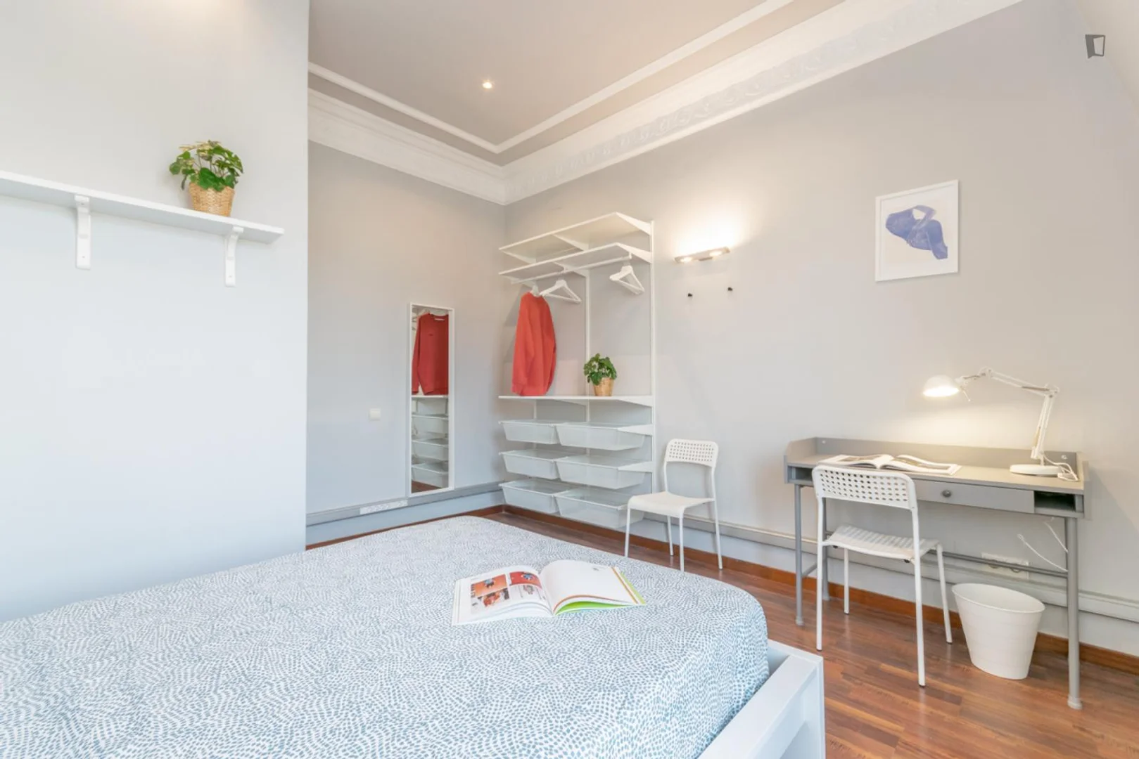 Habitación para estudiantes en  con área de estudio y facilidades compartidas