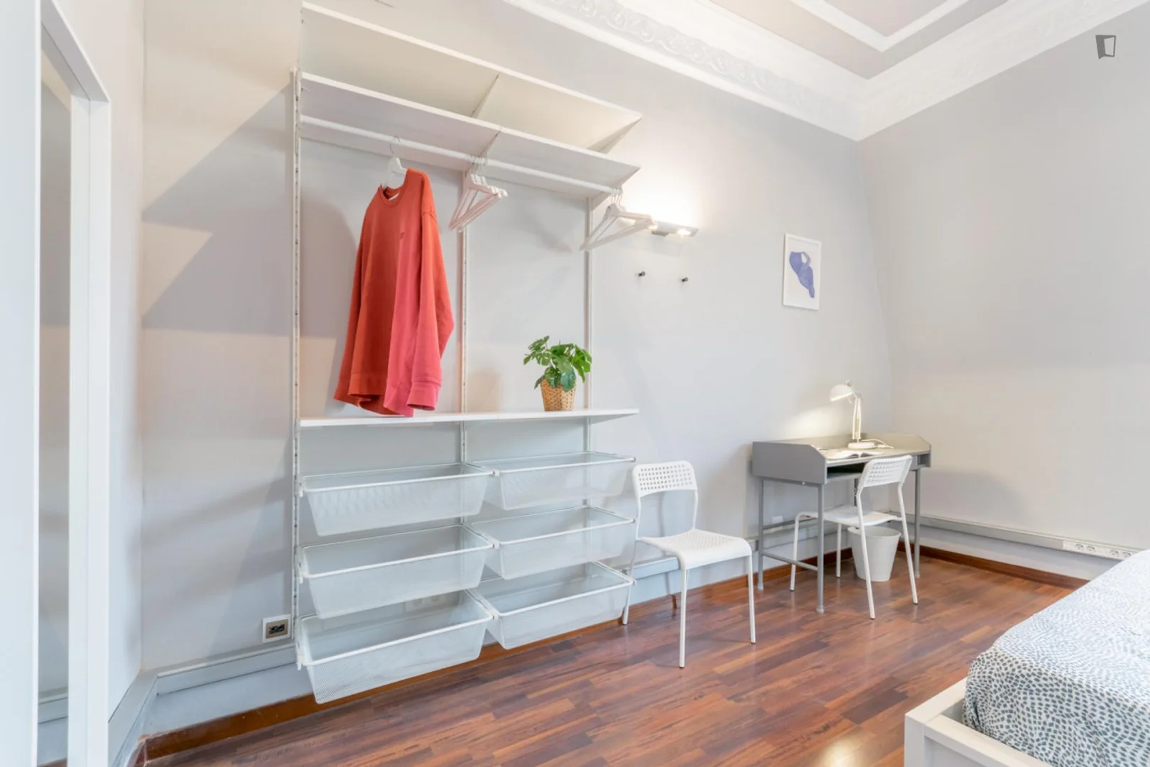 Habitación estudiantil económica cerca del campus en 