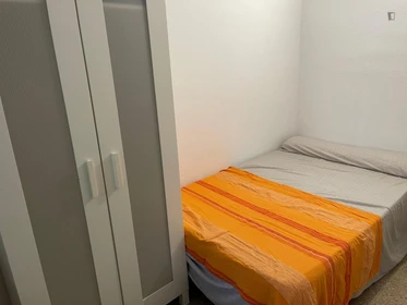 Habitación en alquiler con cama doble Cerdanyola Del Vallès