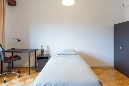 Private room at Rua de Diogo Cão, image 2 of 13