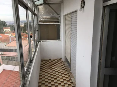 Private room at Rua de Contumil, image 11 of 21