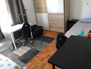 Private room at Rua de Diogo Cão, image 2 of 12