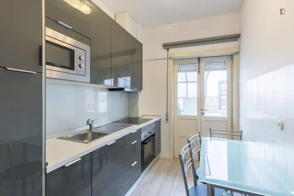 Private room at Rua de Diogo Cão, image 4 of 12