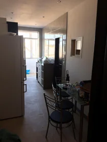 Private room at Rua de Contumil, image 4 of 18