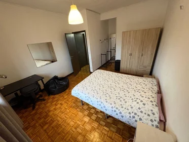 Private room at Rua de Contumil, image 16 of 22