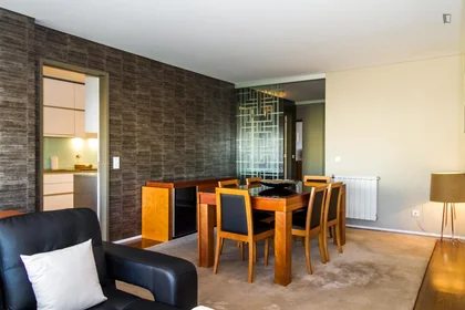 Entire apartment at R. Carlos de Carvalho, image 9 of 33