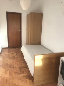 Room for rent with double bed Porto