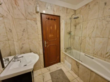 Private room at Rua do Amparo, image 18 of 19