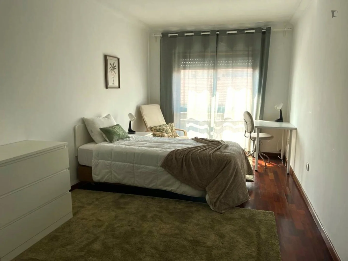 Cozy room for students available in 