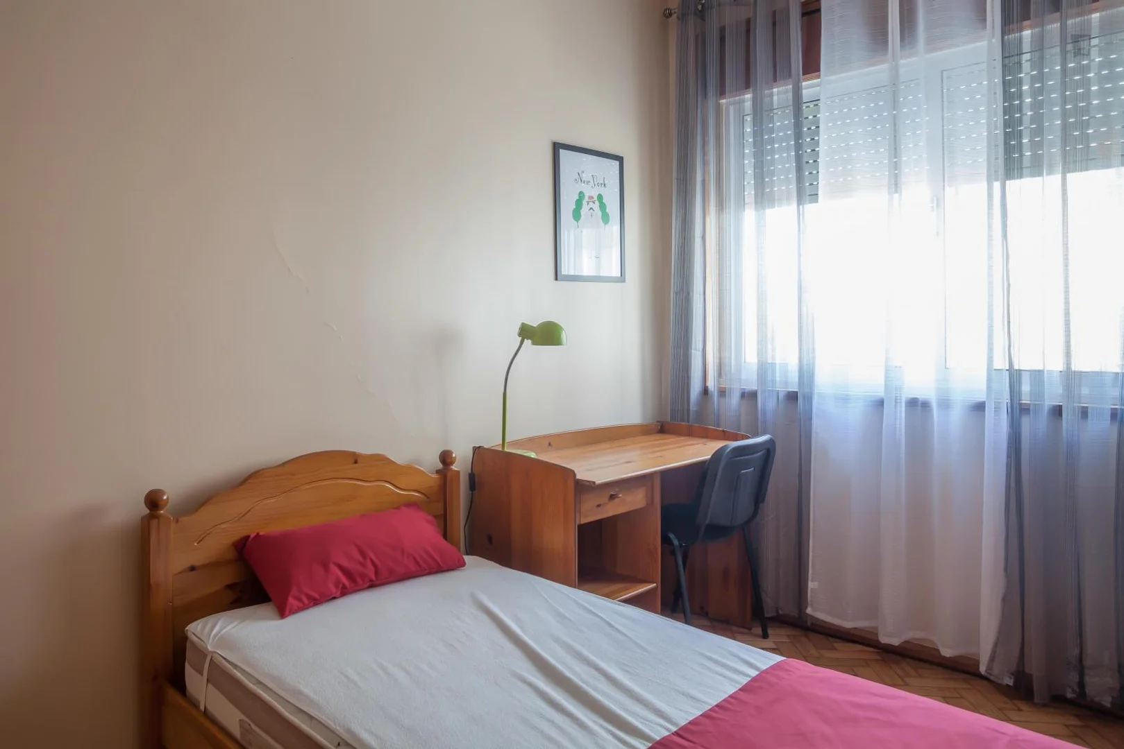 Bezahlbares Zimmer für Studenten mit ausreichender Beleuchtung in 