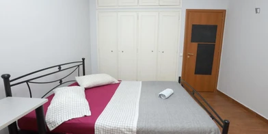 Quarto para alugar com cama de casal em Atenas