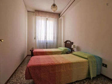 Alojamento com 3 quartos em Parma