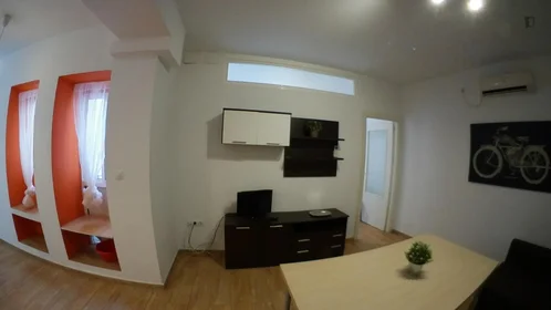 Dairenin tamamı konumu Calle Jerónimo Hernández, 12 18 görüntüsü