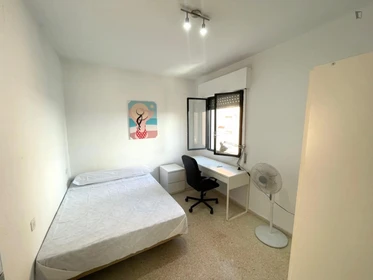 Habitación en alquiler con cama doble Sevilla