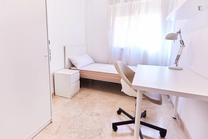 Zimmer mit Doppelbett zu vermieten Sevilla