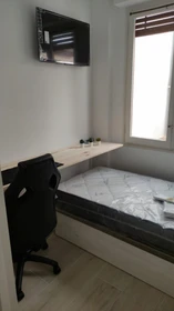 Pokój do wynajęcia z podwójnym łóżkiem w Castellón De La Plana