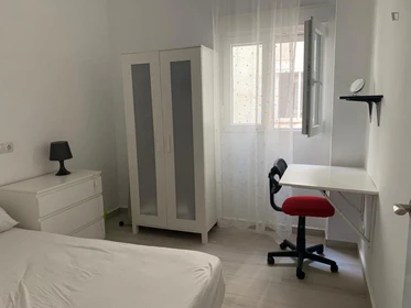 Zimmer mit Doppelbett zu vermieten Castellon-de-la-plana-castello-de-la-plana