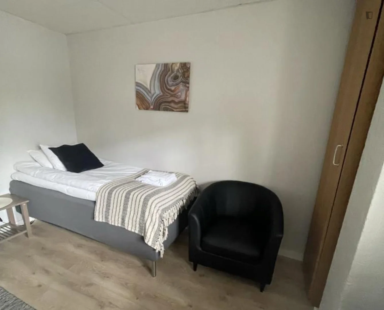 Chambre d'étudiant fonctionnelle parfaite pour étudier dans 