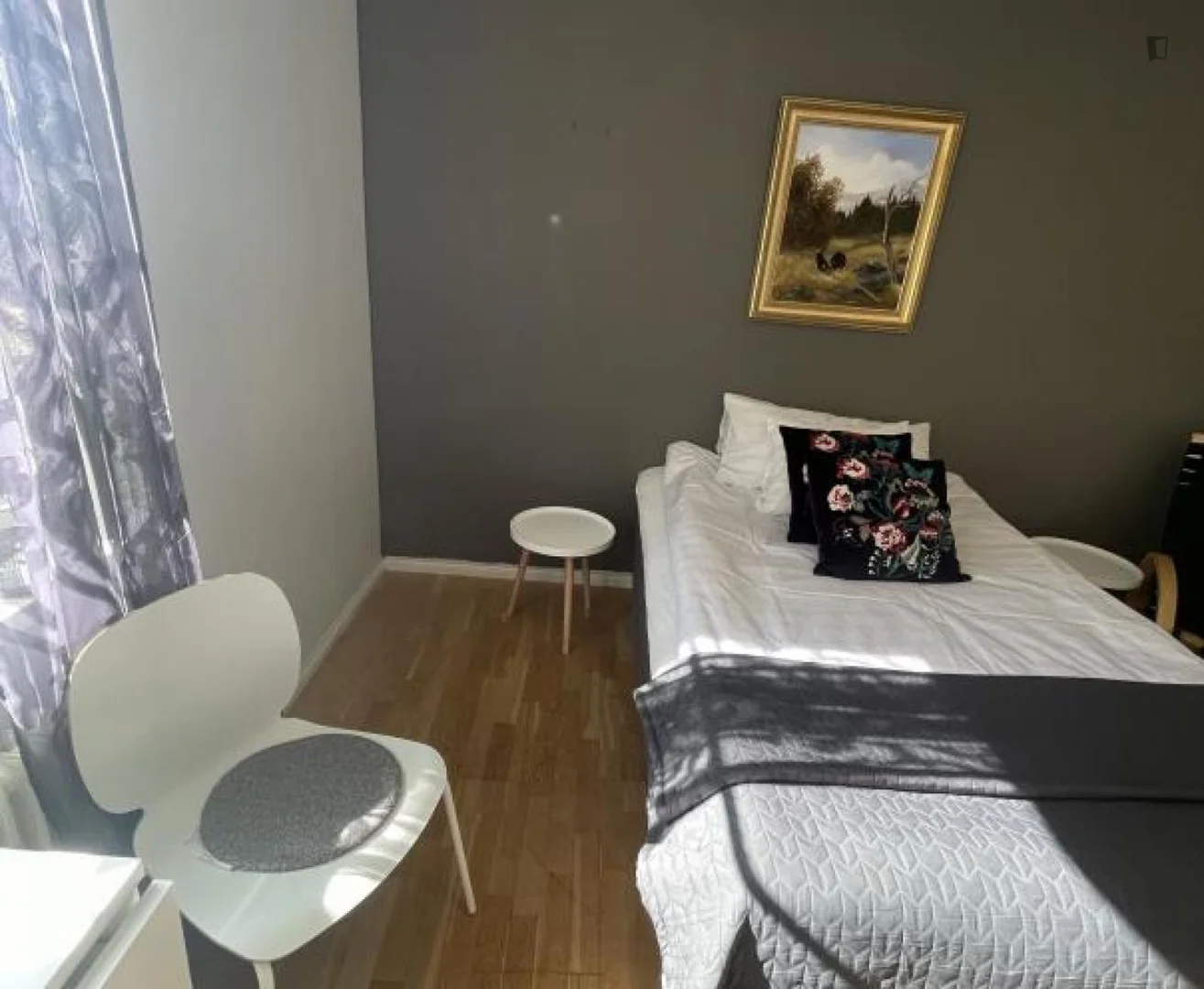 Chambre d'étudiant économique avec emplacement pratique dans 