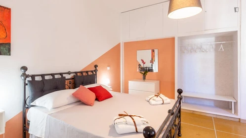 Mieszkanie z 2 sypialniami w Livorno