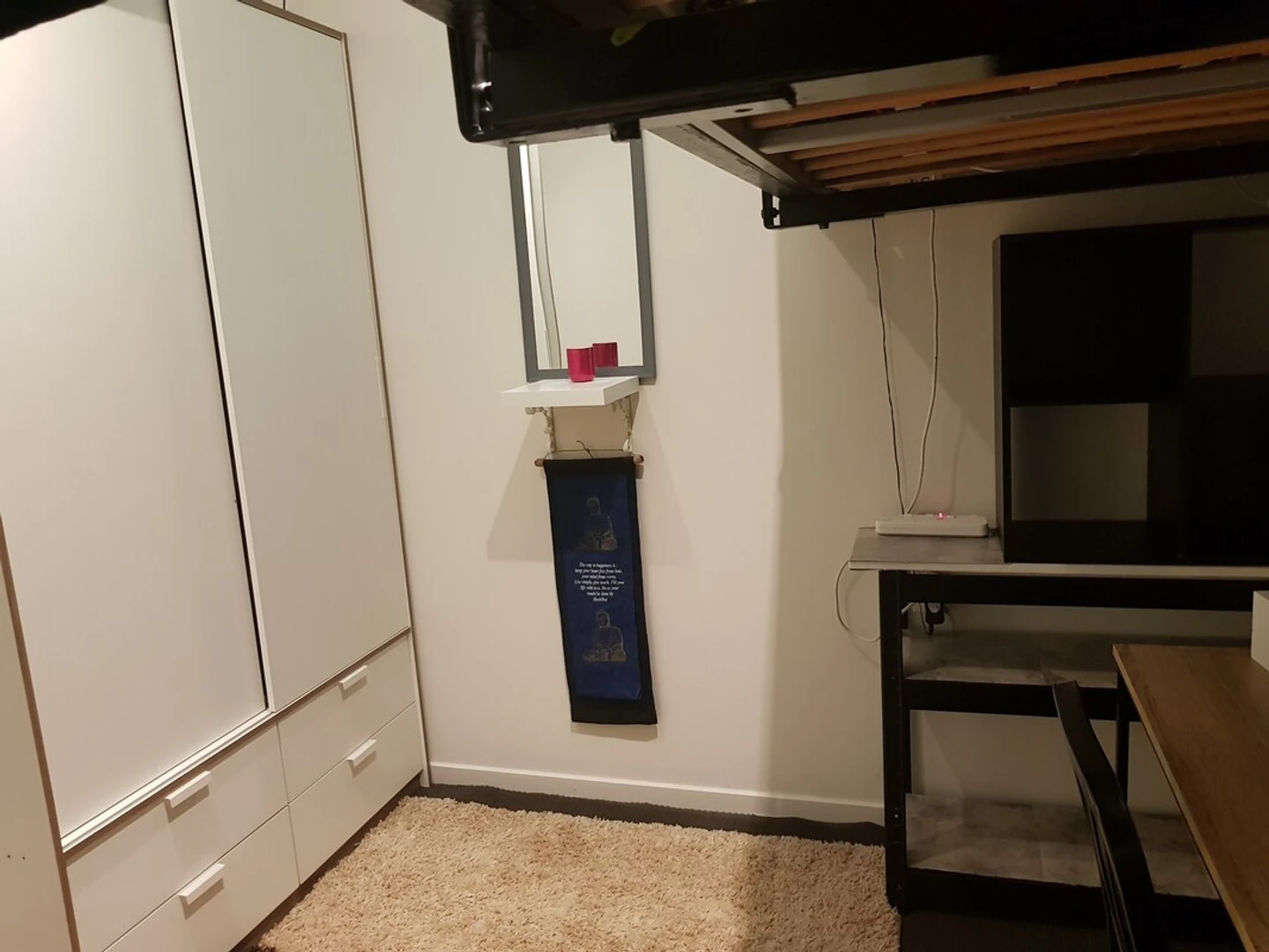 Cheap private room in Adelaide