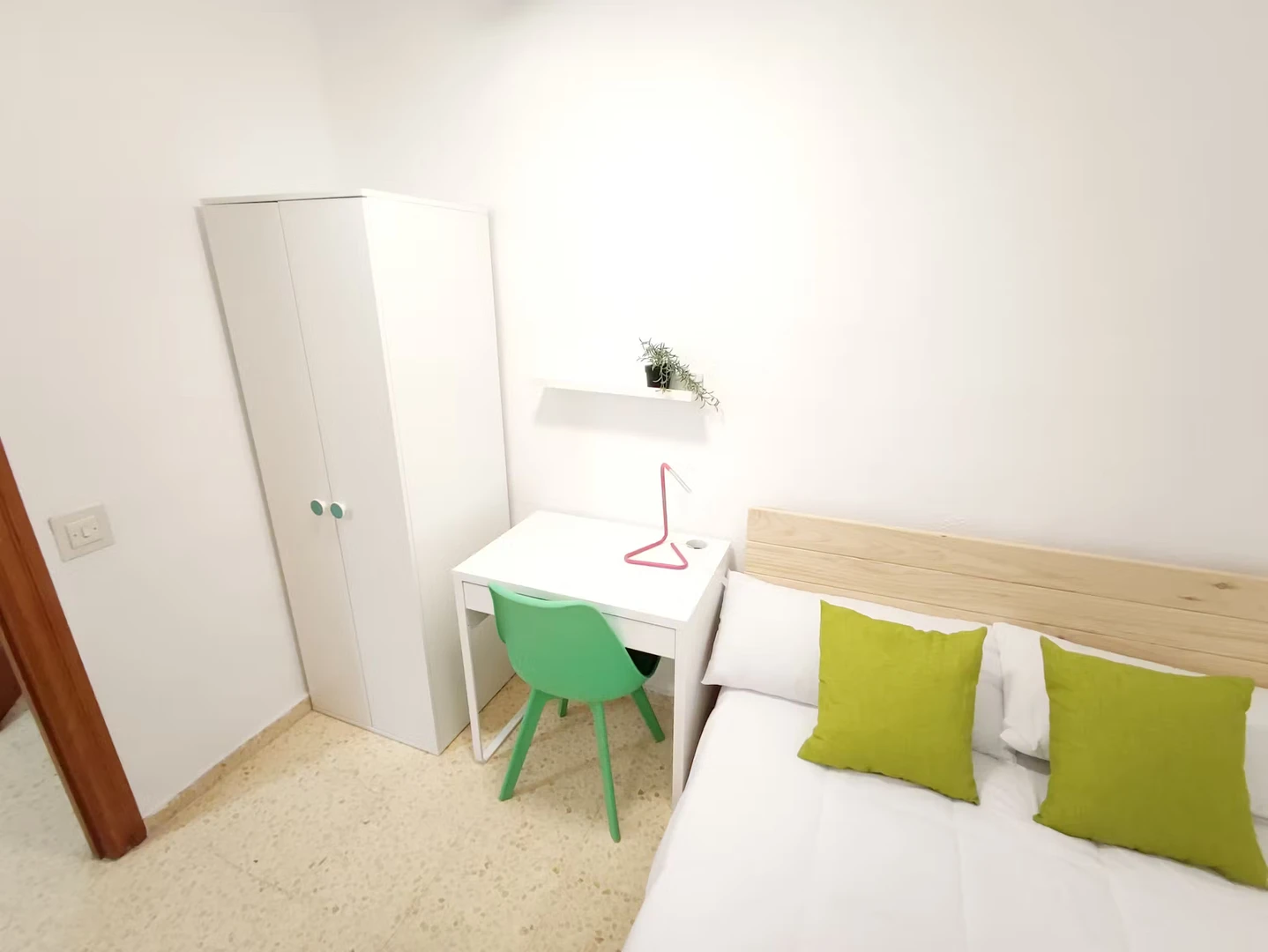 Renting rooms by the month in Valencia