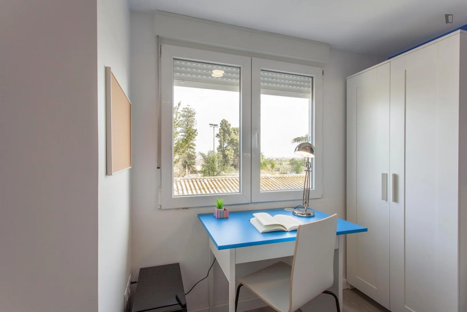 Zimmer in Studentenwohnung in  zu vermieten, voll möbliert