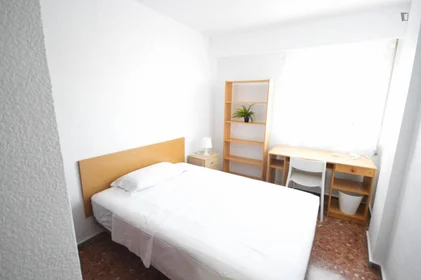 Private room at Carrer Albalat de Tarongers, image 1 of 10