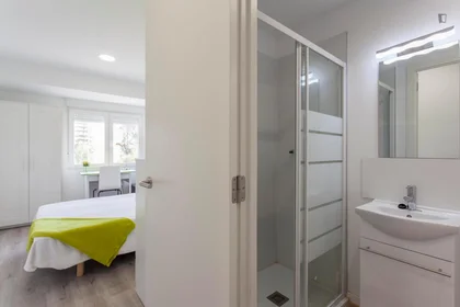 Quarto privado em Carrer del Mestre Lope, imagem 1 de 10