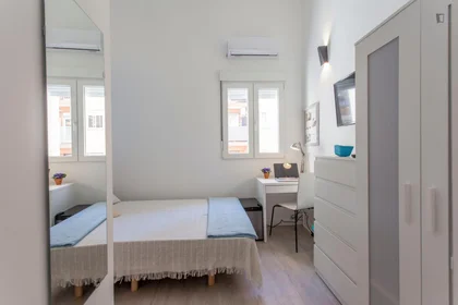 Chambre privée à Calle José Carsí, image 3 de 12