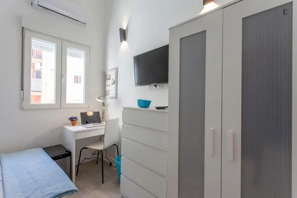 Chambre privée à Calle José Carsí, image 5 de 12