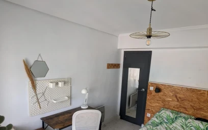 Quarto privado em Carrer d'Almiserà, imagem 1 de 14
