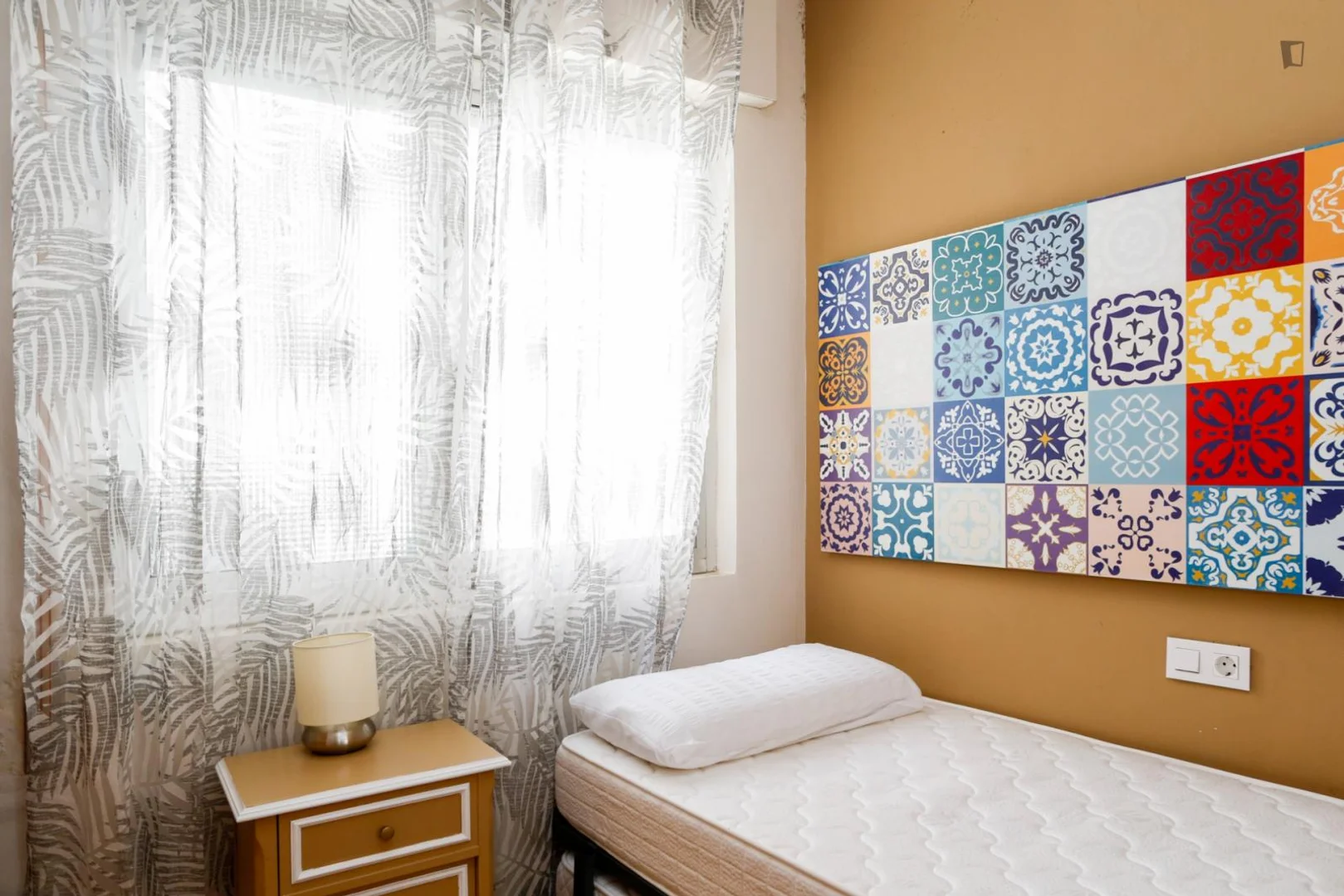 Cozy room for students available in
