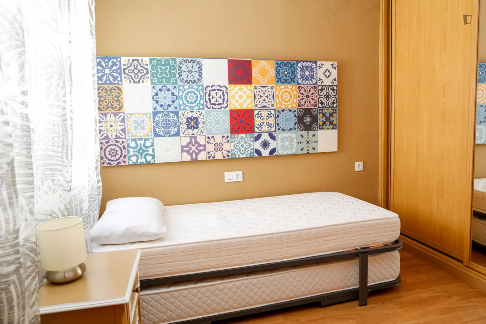 Functional student room perfect for studying in