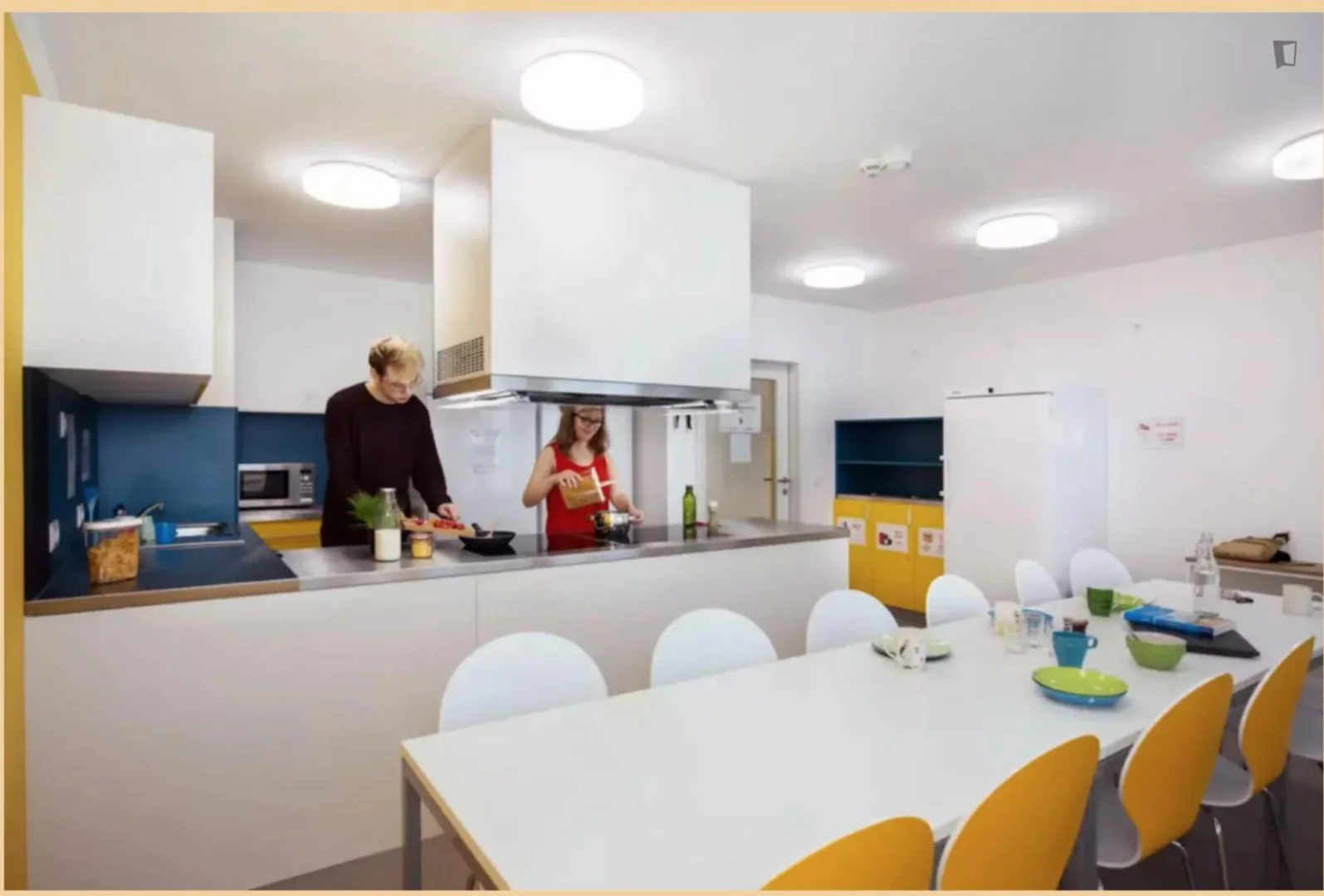 Functional student room perfect for studying in 