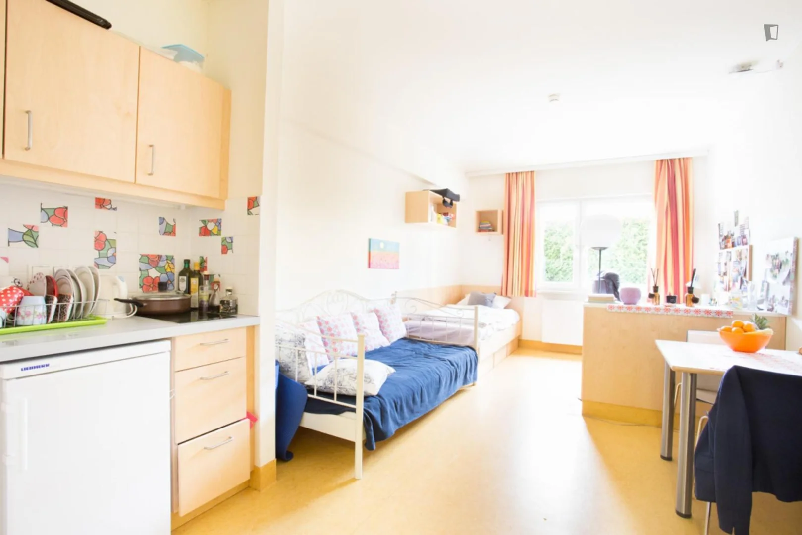 Zimmer in Studentenwohnung in  zu vermieten, voll möbliert