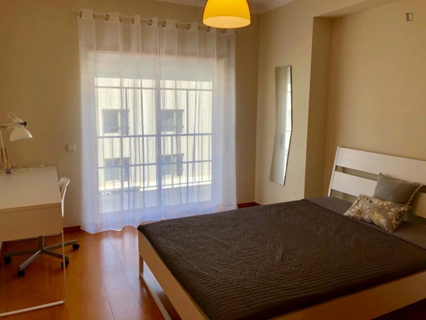 Cheap private room in Leiria
