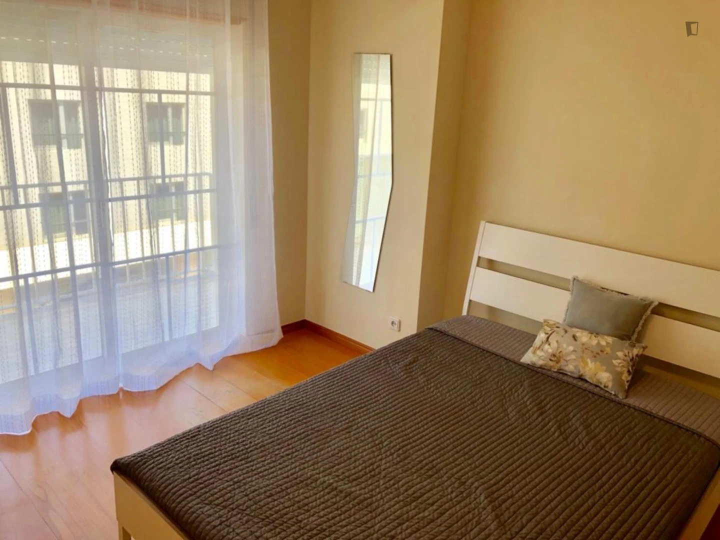 Cheap private room in Leiria