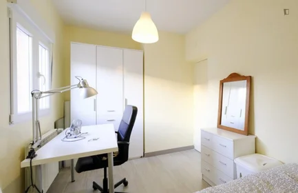 Private room at Calle Lilas, image 2 of 13