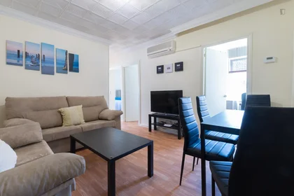 Private room at Calle Lilas, image 4 of 13