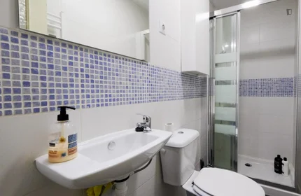 Private room at Calle Lilas, image 10 of 13