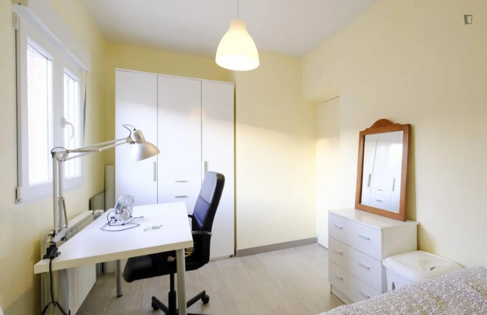 Budget-friendly student room close to campus in 