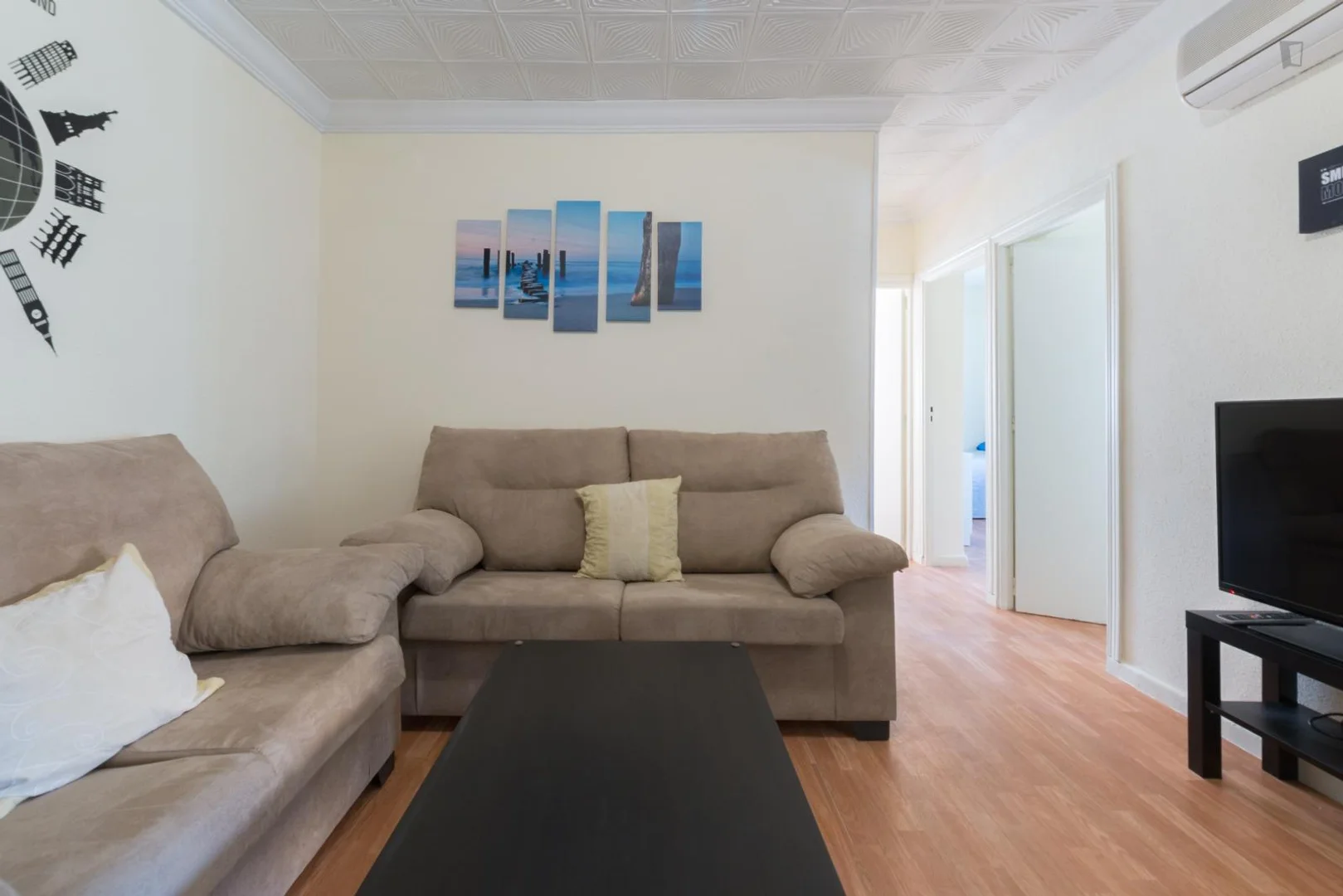 Cozy room for students available in 