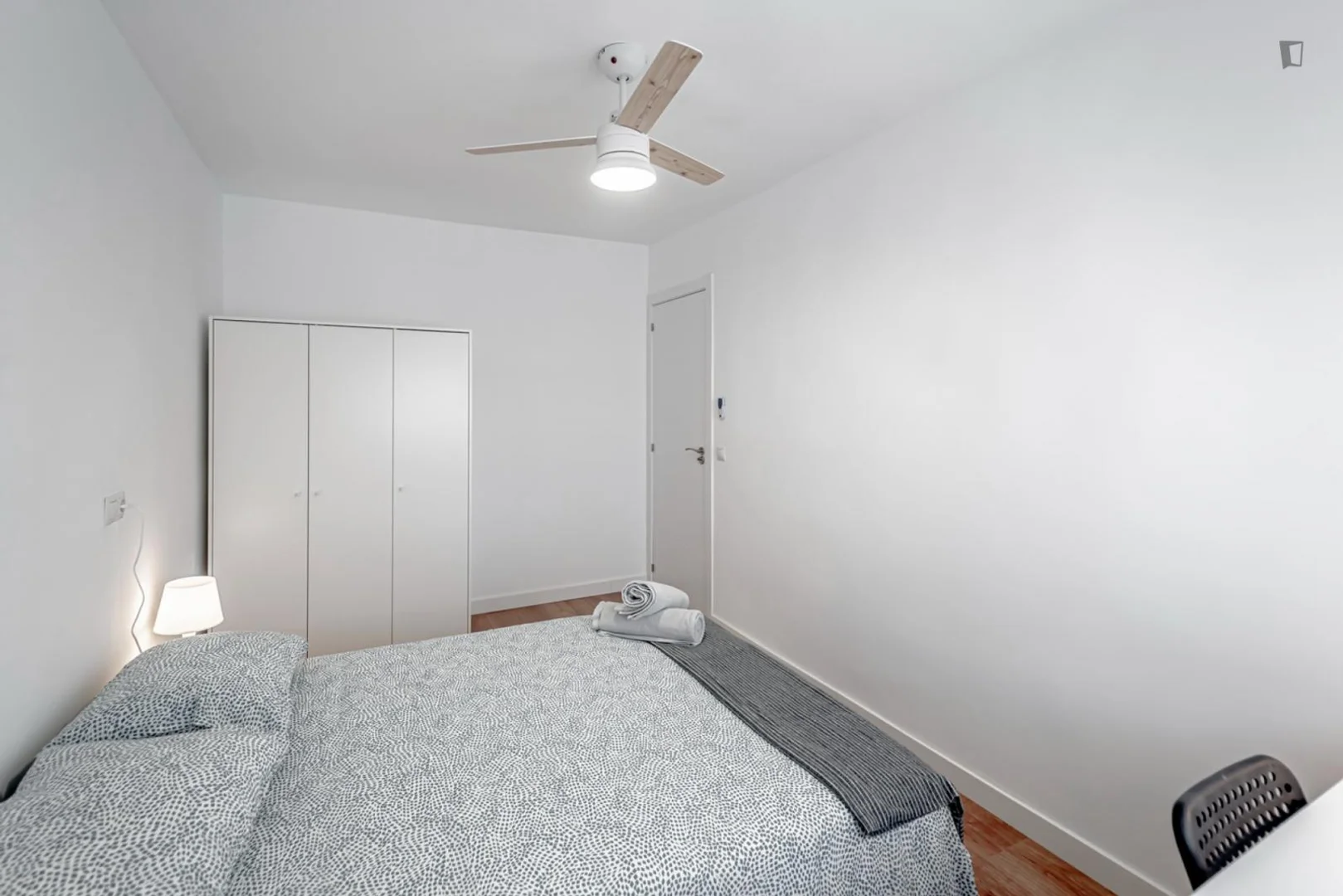 Studentenfreundliches Zimmer in mit modernen Annehmlichkeiten